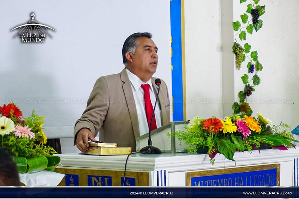 Hermanos(a) retirados y visitas llegan a Escuchar la&nbsp; palabra de&nbsp;Dios.